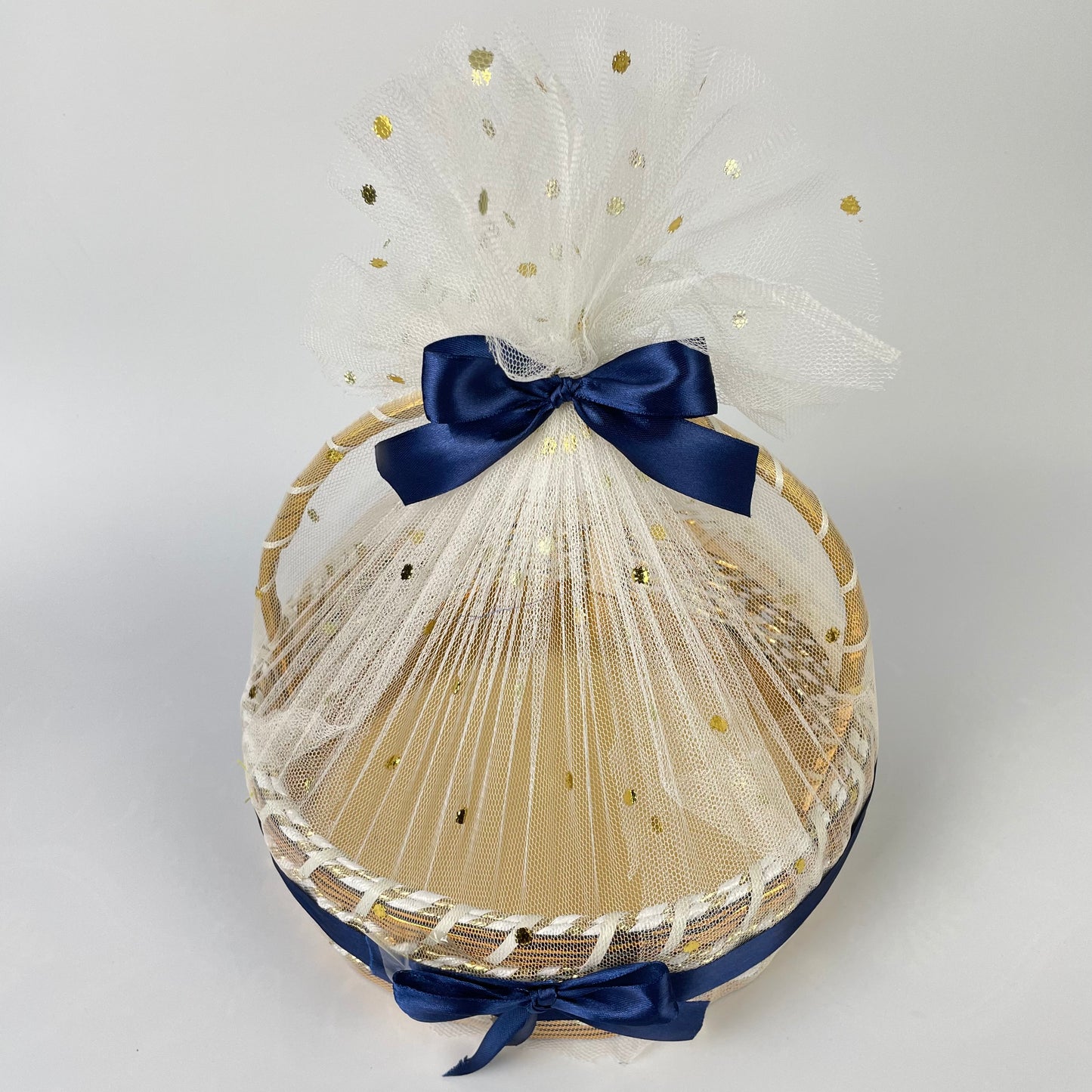 Handmade Round Gift Basket – Elegant Gift Presentation