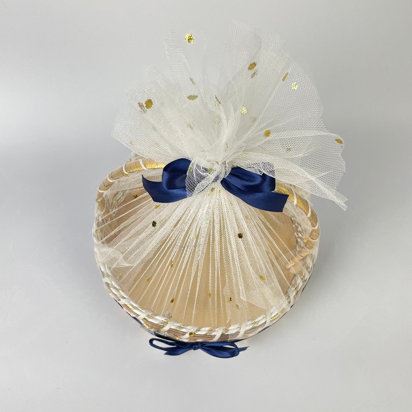 Handmade Round Gift Basket – Elegant Gift Presentation