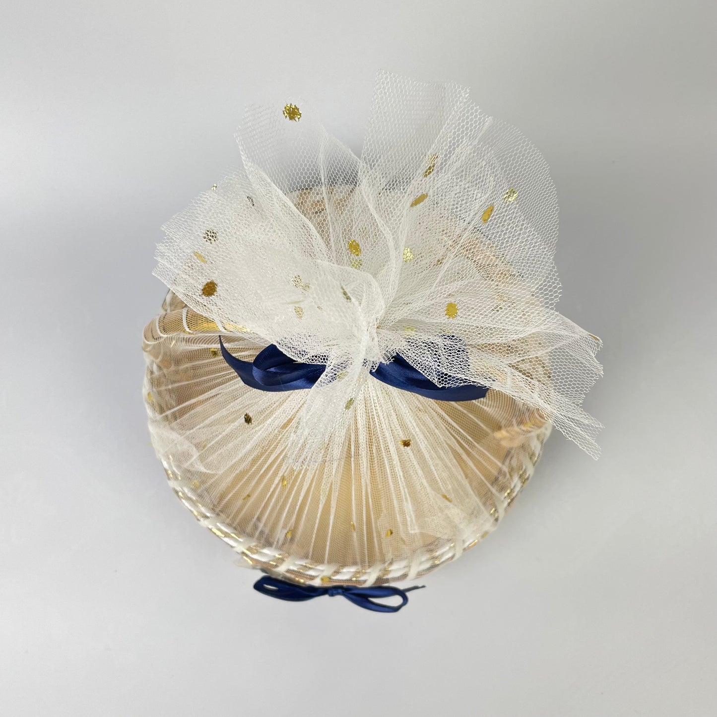 Handmade Round Gift Basket – Elegant Gift Presentation